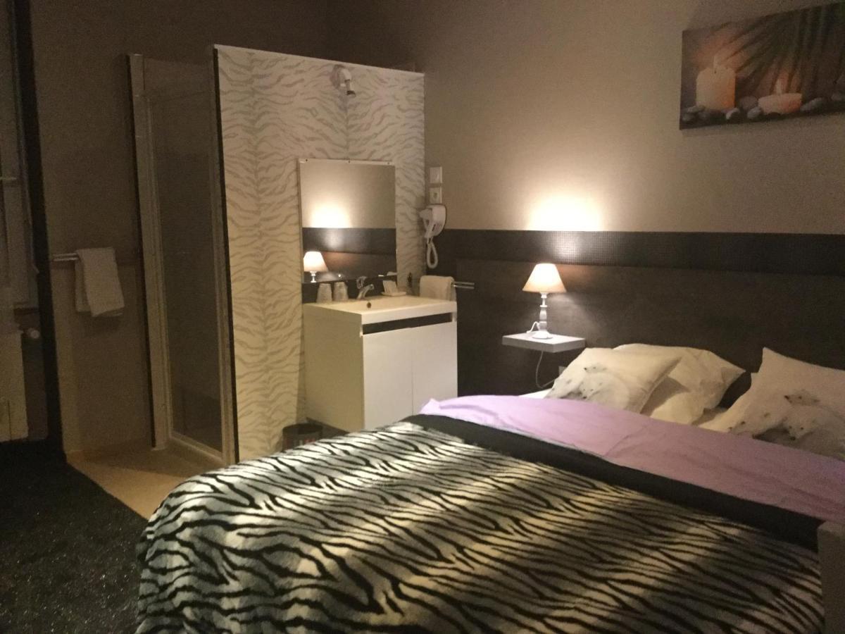 Hotel Le Kamelia 萨莱 外观 照片