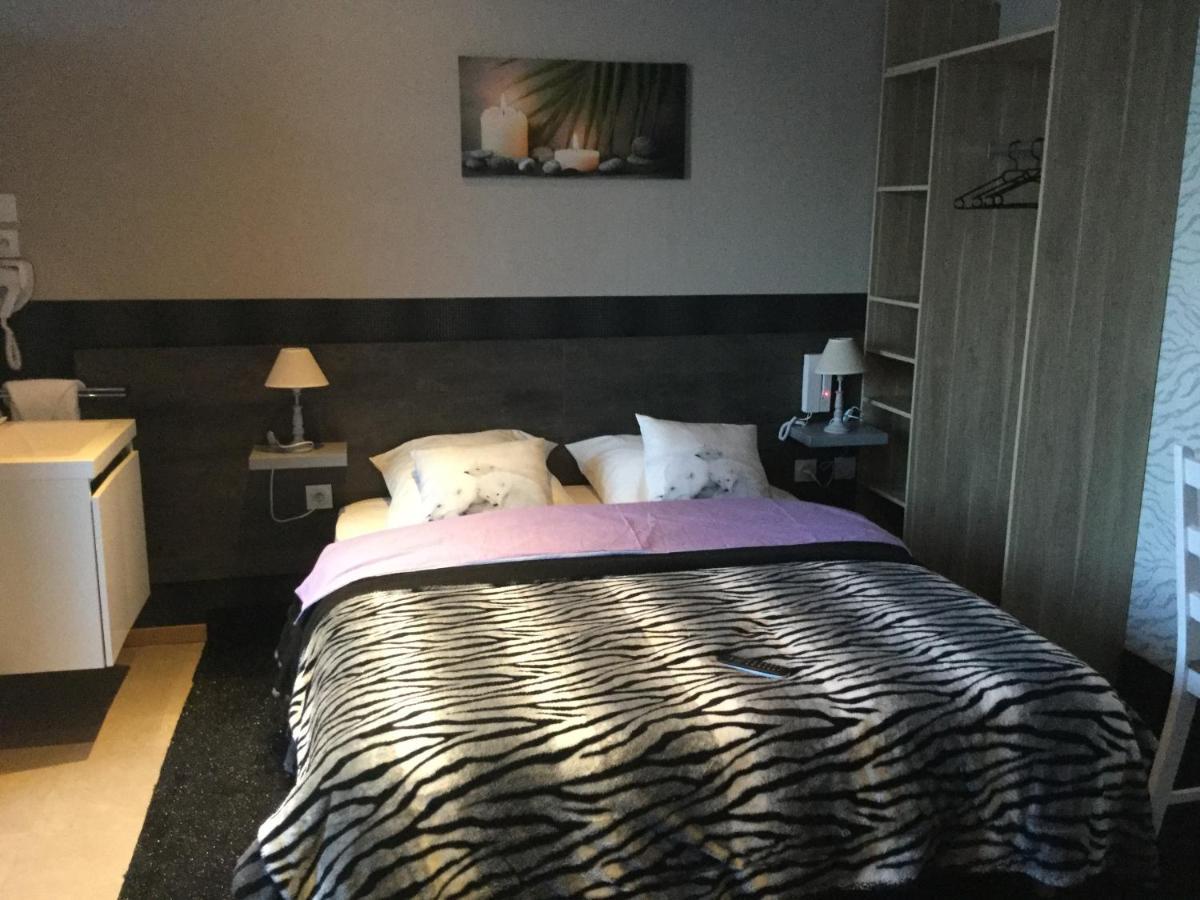 Hotel Le Kamelia 萨莱 外观 照片