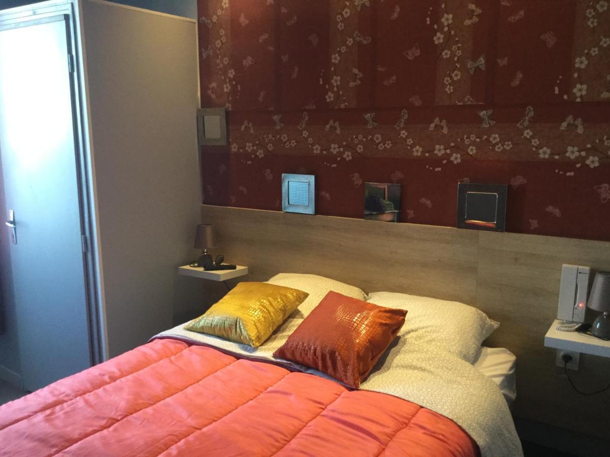 Hotel Le Kamelia 萨莱 外观 照片