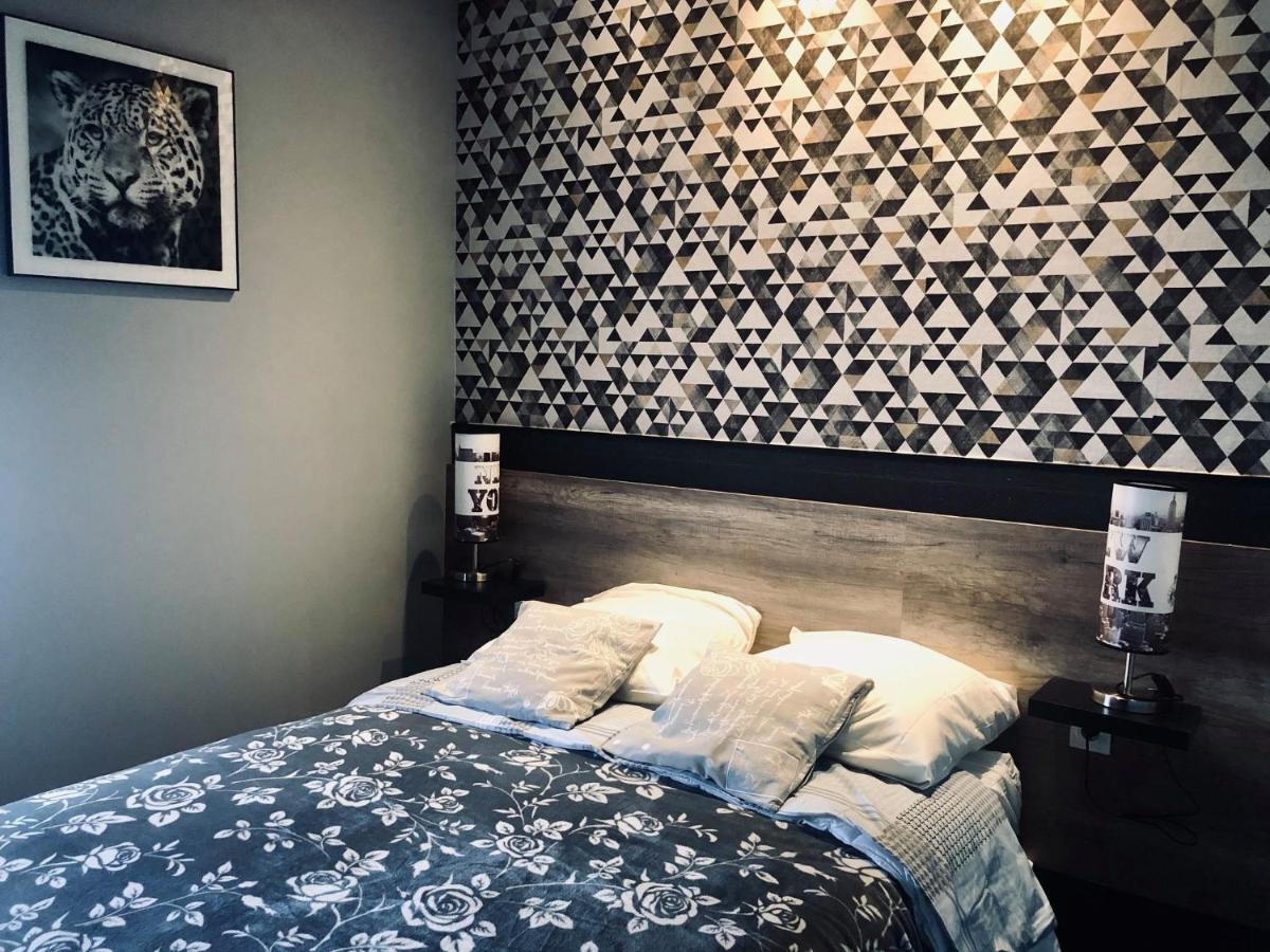 Hotel Le Kamelia 萨莱 外观 照片